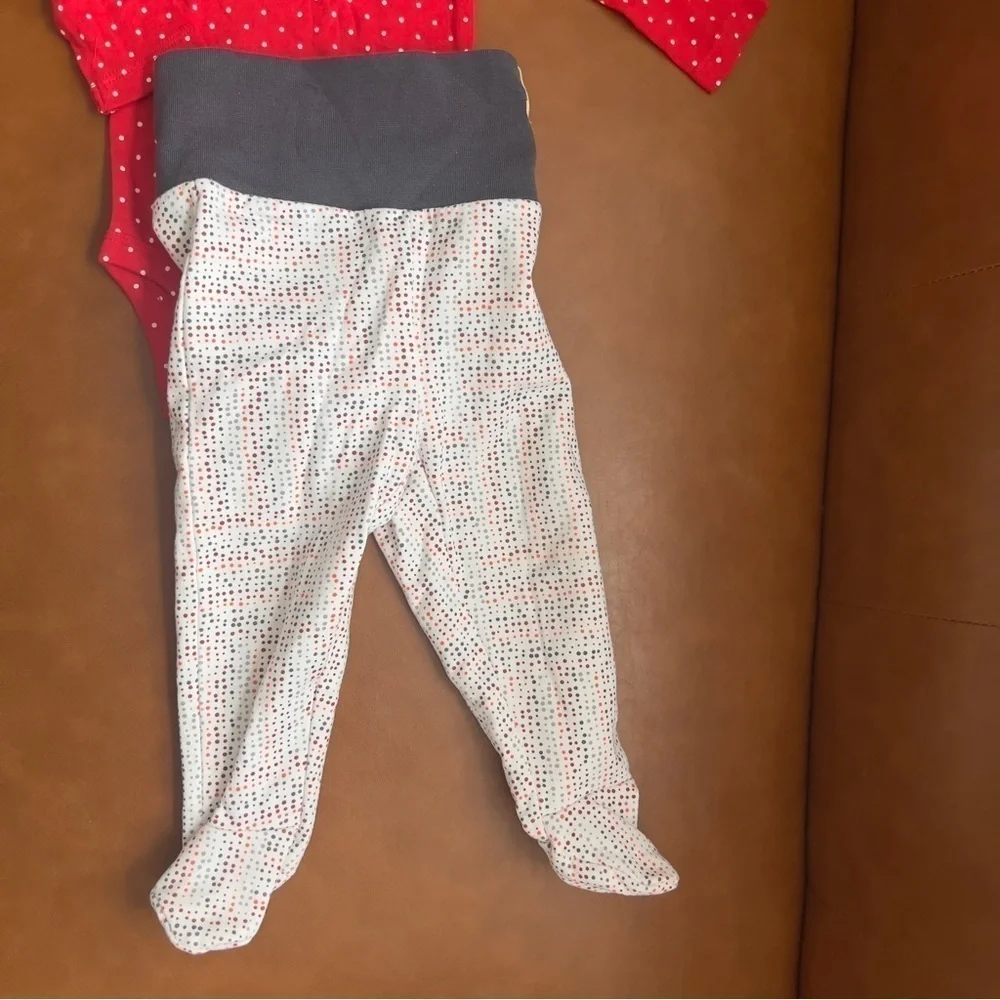 Kuniboo Carter’s Baby Infant Sz 6m 2 piece set Bodysuit and Pants Polka Dot NWOT